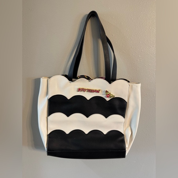 Bestsey Johnson Wavy Days Bee Striped Purse - Picture 1 of 9